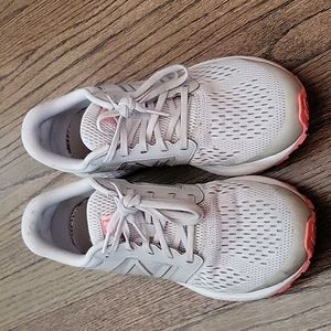 New Balance Comfort Ride 520